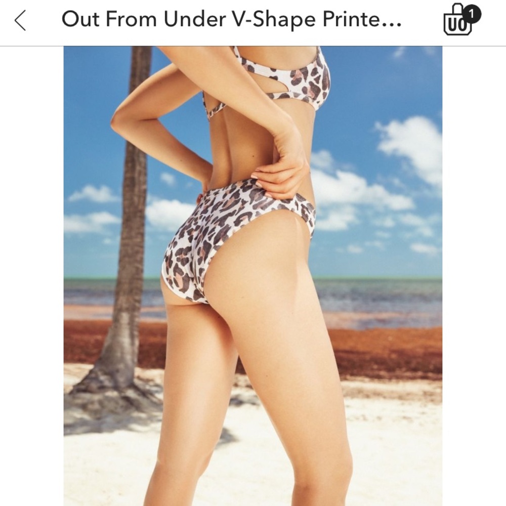 Bikini - Picture 3 of 4